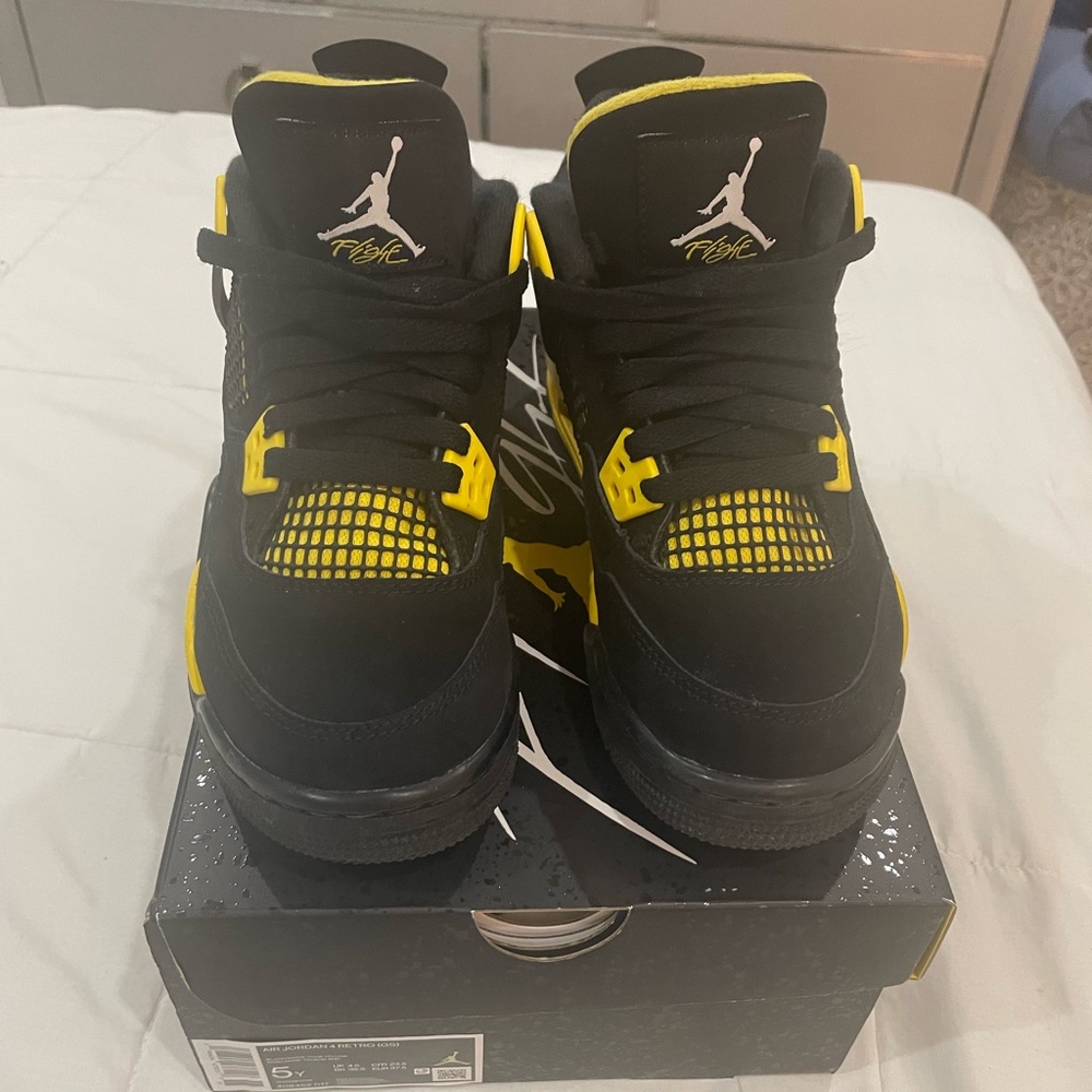 AIR JORDAN 4 RETRO